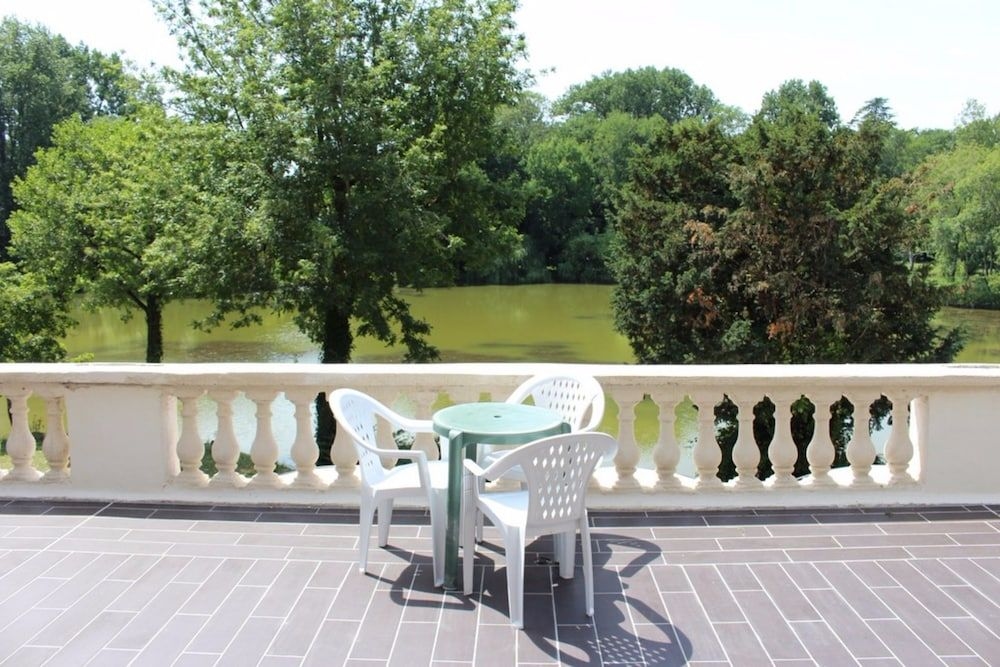 Hotel Etang des Reynats2