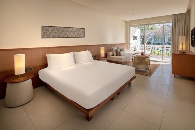 Deluxe Suite with Pool View