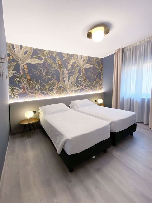 Comfort Double or Twin Room, Partial Lake View