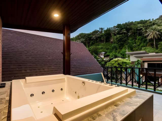 Deluxe Villa with Pool View