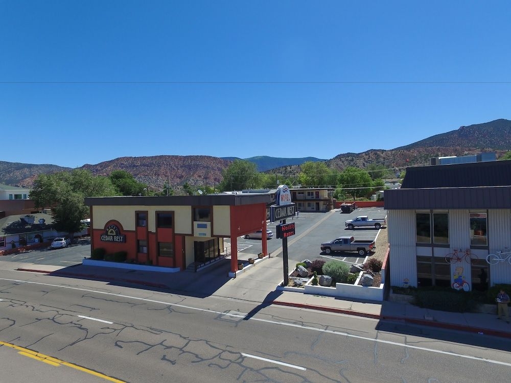 Cedar Rest Motel3