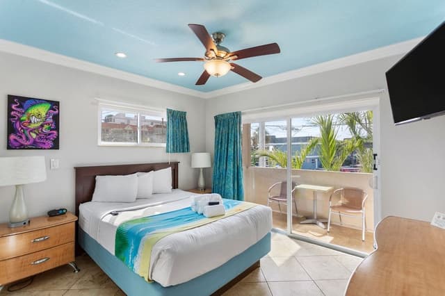Deluxe One Bedroom Suite: 1 Queen Bed and 2 Sleeper Sofas