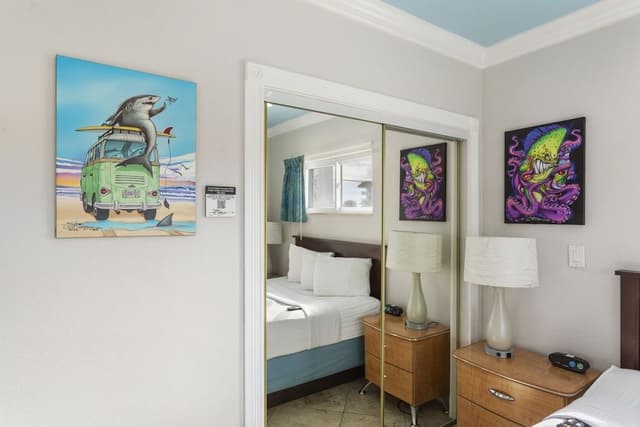 Deluxe One Bedroom Suite: 1 Queen Bed and 2 Sleeper Sofas