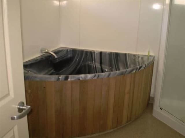 Studio Suite, Jetted Tub (sleeps 3)
