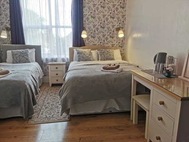Basic Triple Room, Multiple Beds