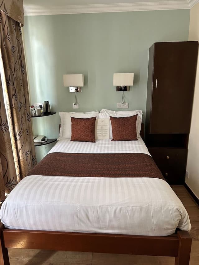 Basic Double Room