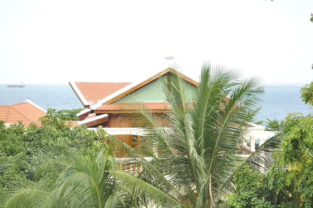 Valley Mountain Hotel2
