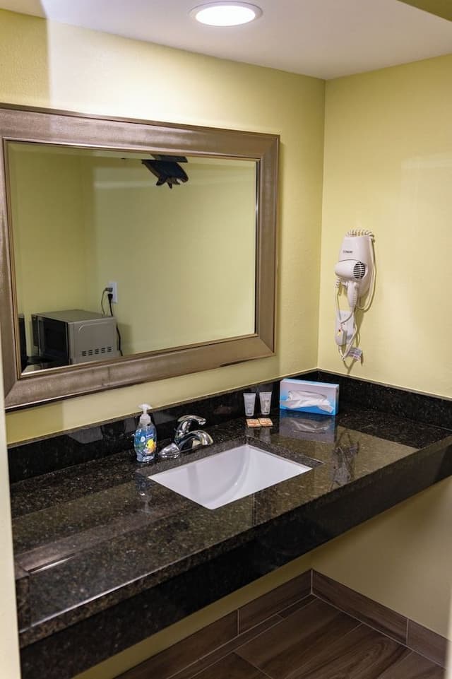 Deluxe Room, 2 Queen Beds, Non Smoking