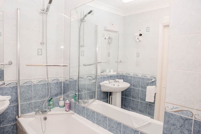 Twin Room, Ensuite