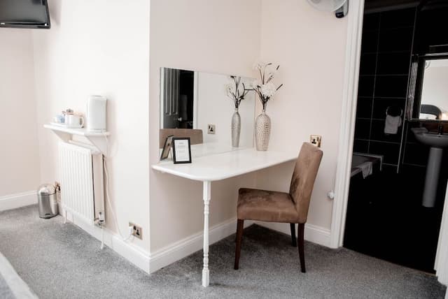 Twin Room, Ensuite