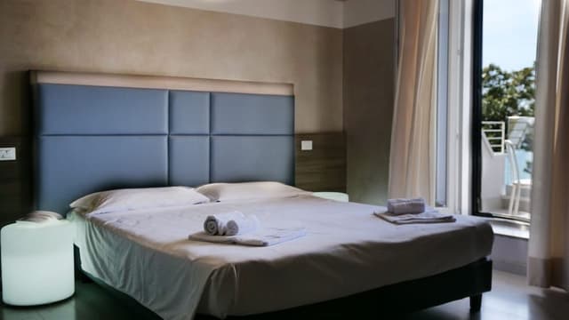 Double Room, Balcony, Lake View
