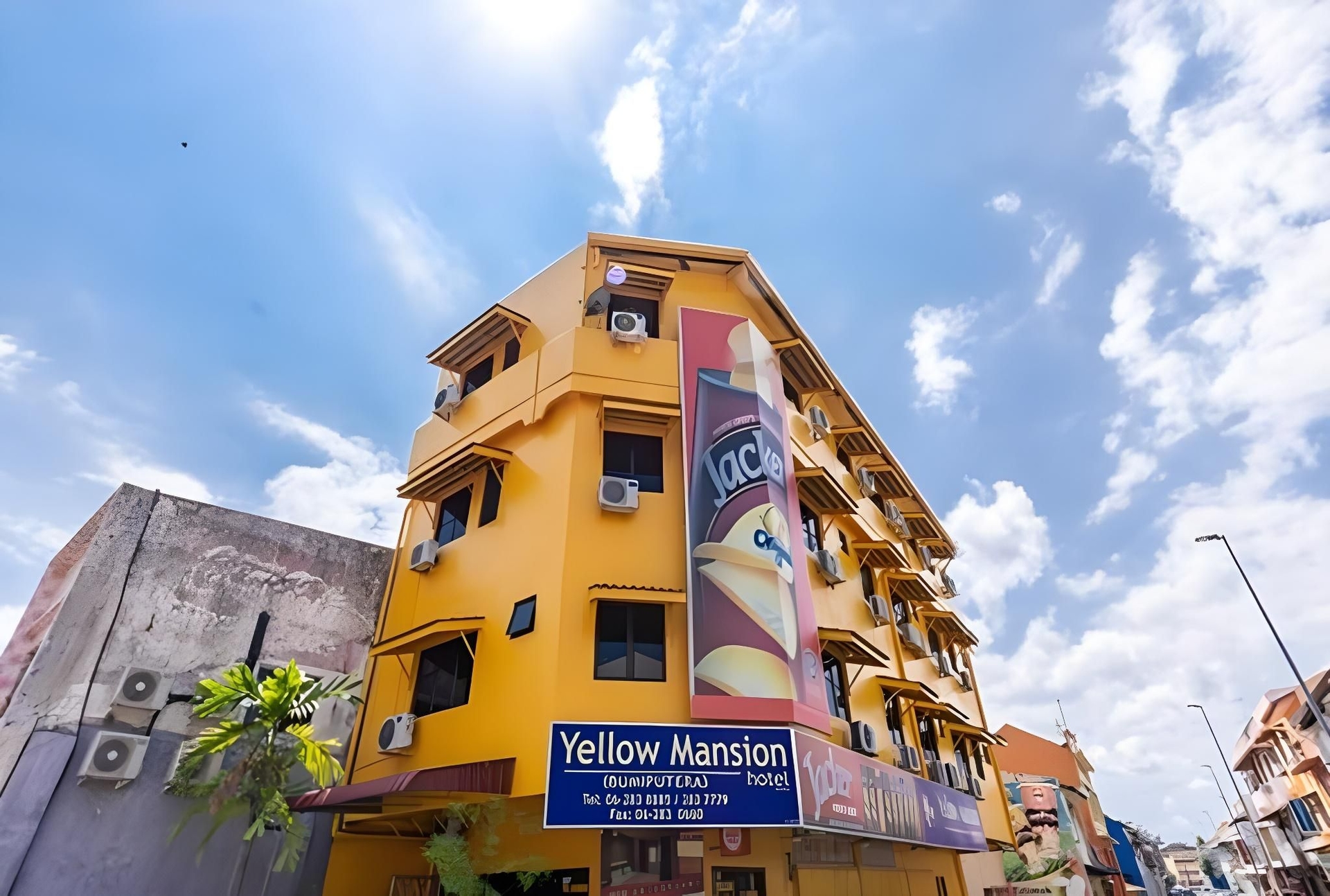เยลโล่ แมนชั่น โฮเทล (Yellow Mansion Hotel)0