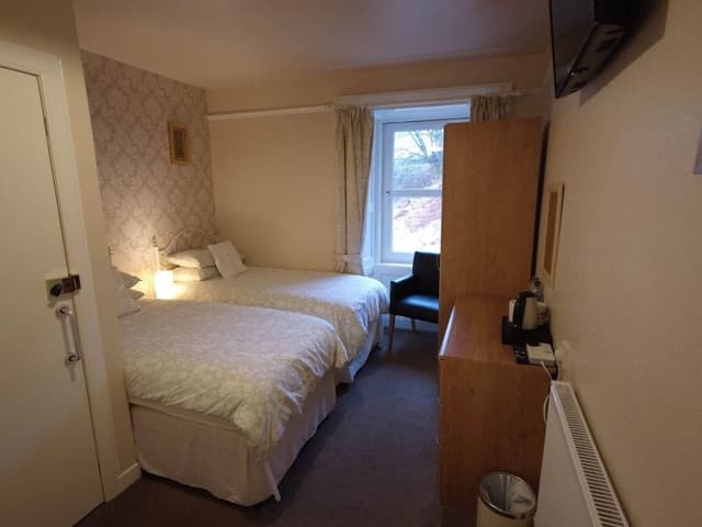 Twin Room, Ensuite, Mountain View