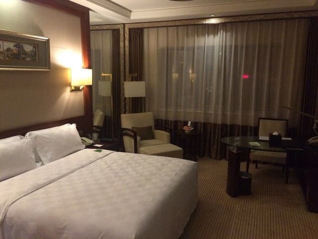Business Kingbed room