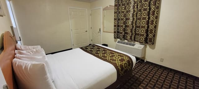 Deluxe King & Queen Suite with Kitchenette, Non Smoking
