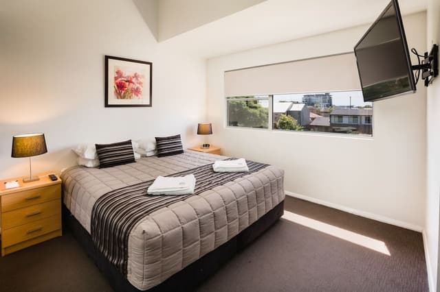Deluxe Apartment, 2 Bedrooms, Kitchen, Courtyard View