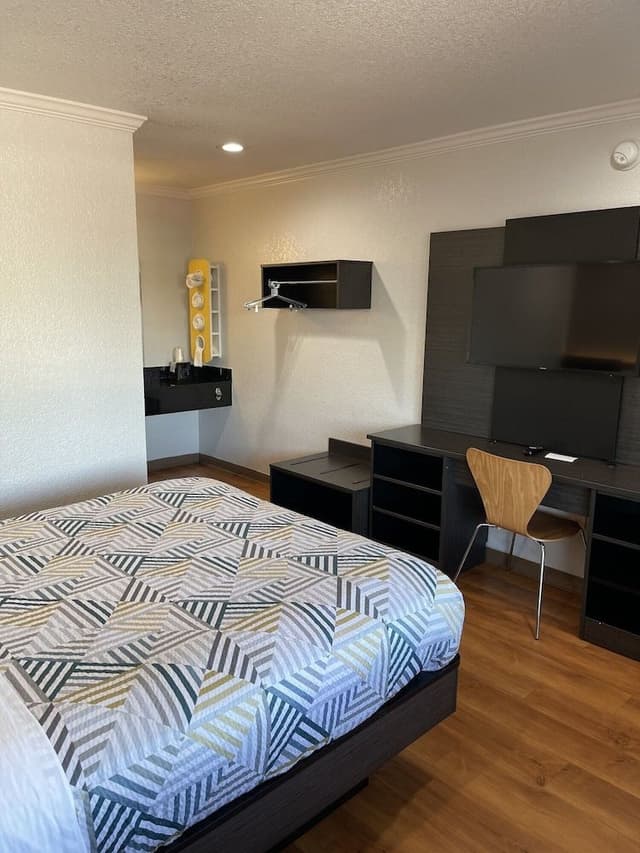 Standard Room, 1 Queen Bed, Non Smoking