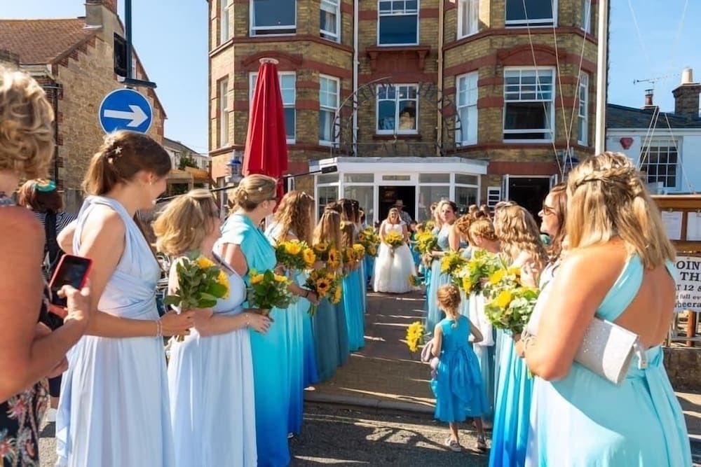The Seaview Hotel And Restaurant0