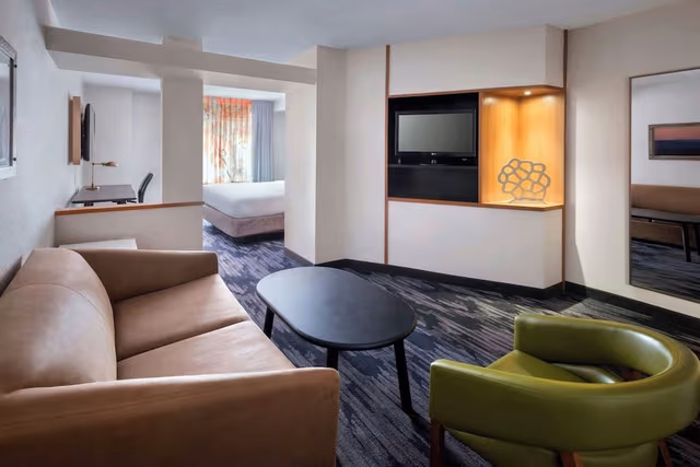 Executive Studio, 1 King Bed with Sofa bed