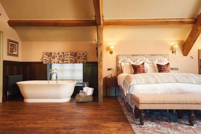 Luxury Double Room, 1 King Bed (Masons)