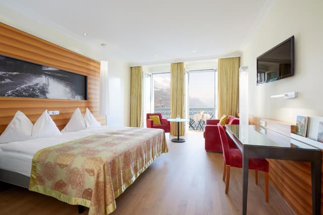 Executive Lake View Room with 2 Single Beds and Balcony