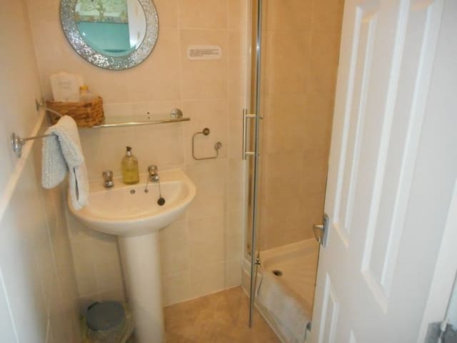 Economy Double Room, Ensuite (Small -First floor)