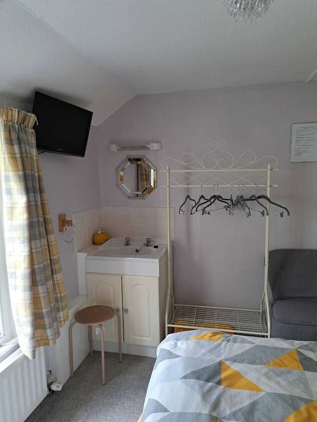 Double Room, Private Bathroom (Small double)