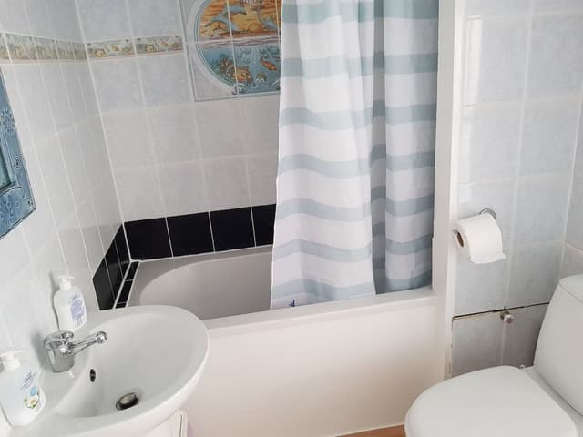 Double Room, Private Bathroom (Small double)