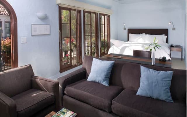 Premier Room, 1 King Bed, Kitchenette