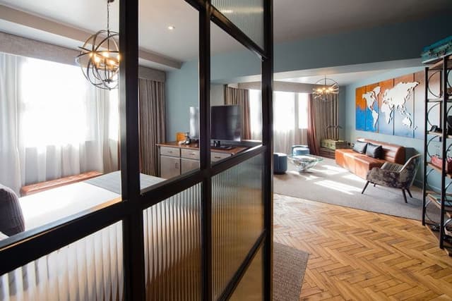 Suite, Pool View