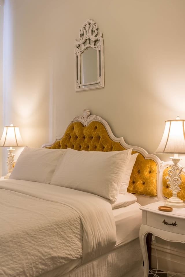 Evelyn Room