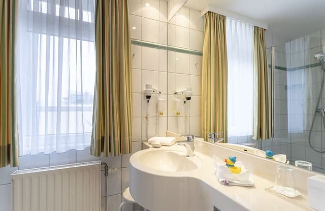 Family Suite, 2 Bedrooms, City View