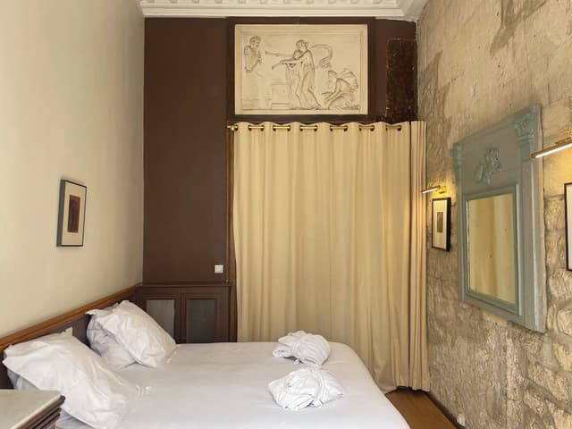 3 bedroom apartment (No air conditioning/no elevator/cleaning service at extra charge)