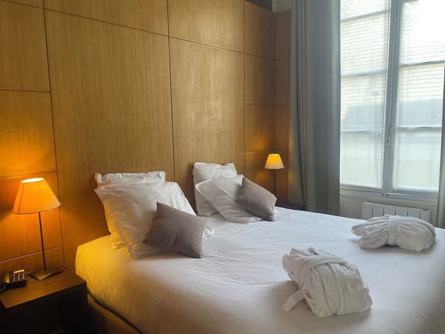2 bedroom apartment (No air conditioning/no elevator/cleaning service at extra charge)