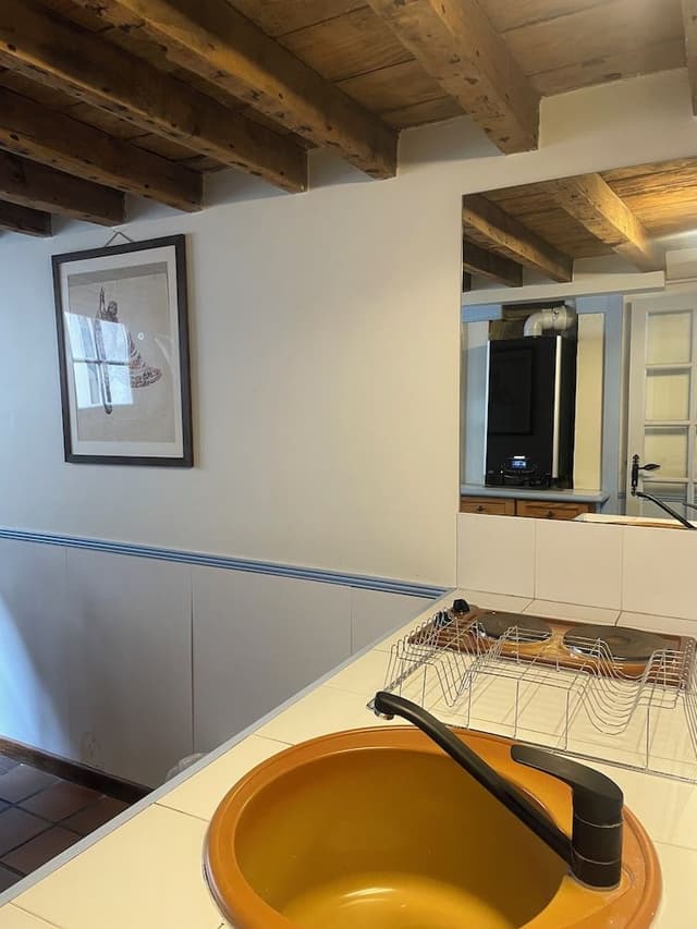 3 bedroom apartment (No air conditioning/no elevator/cleaning service at extra charge)