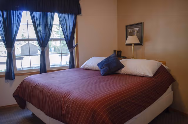 Classic Room, 1 King Bed