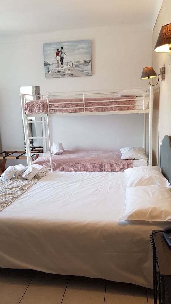 Quadruple Room, Balcony (Mer)