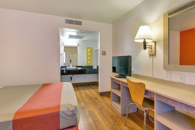 Room, 1 Queen Bed, Non Smoking