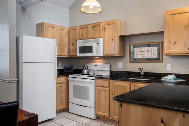 Room, 3 Bedrooms, 2 Bathrooms