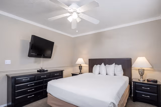 Room, 3 Bedrooms, 2 Bathrooms