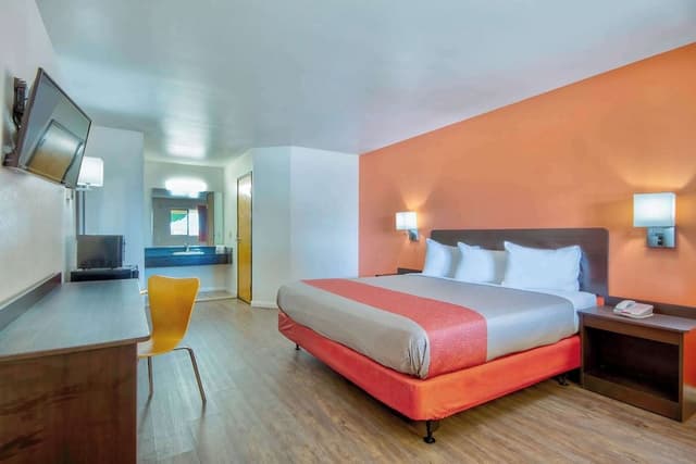 Standard Room, 1 King Bed, Non Smoking