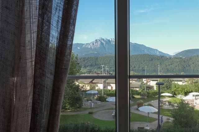 Superior Room, Lake View