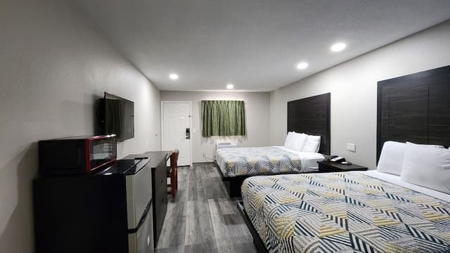 Room, 2 Queen Beds, Smoking