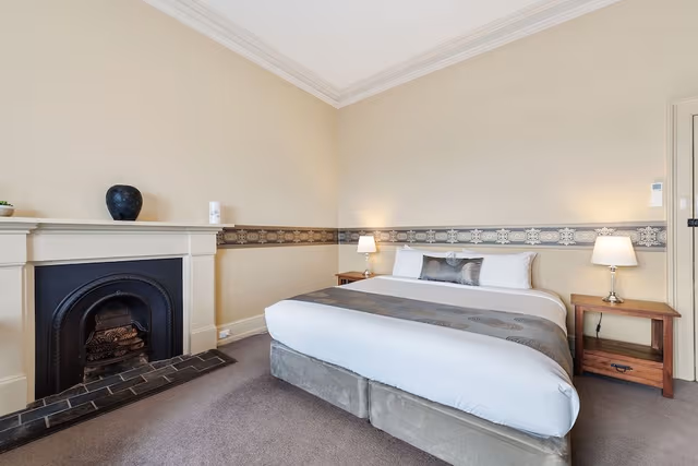 Superior Room, 1 King Bed, Bathtub, City View