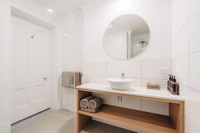 Superior Room, 1 King Bed, Bathtub, City View