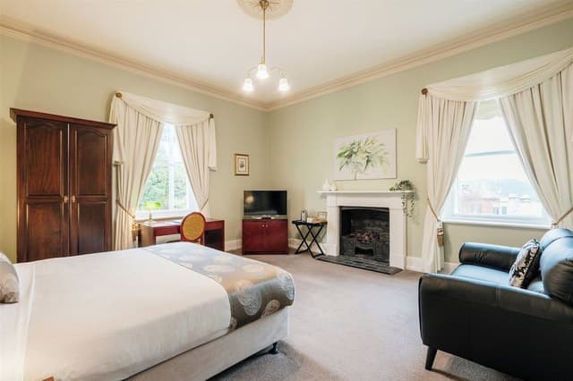 Superior Room, 1 King Bed, Bathtub, City View