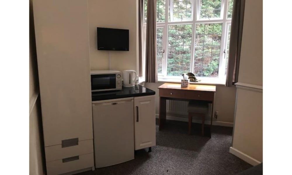 The Admirals Inn Guest House4