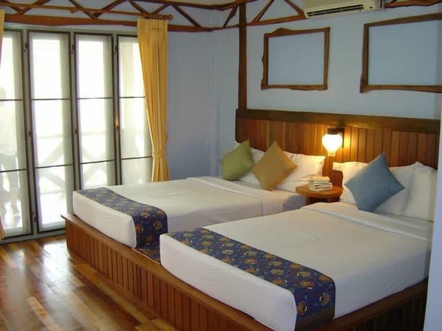 Bungalow, Garden Area
