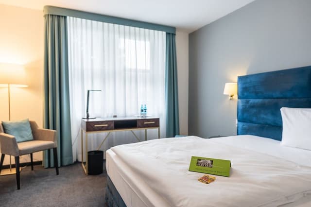 Deluxe Single Room (Business)