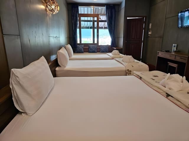 Deluxe Triple Room